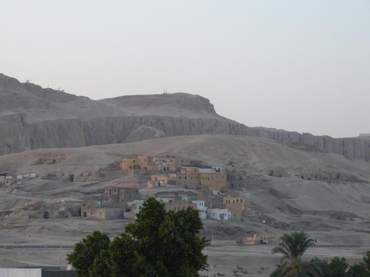 Shahhat House Luxor Exteriör bild